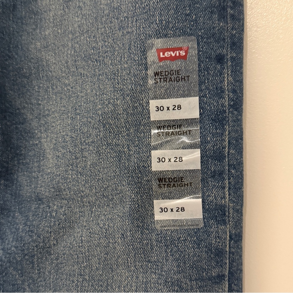 NWT Levi's Women's Blue Jeans Wedgie Straight 30 X 28 - Picture 3 of 6